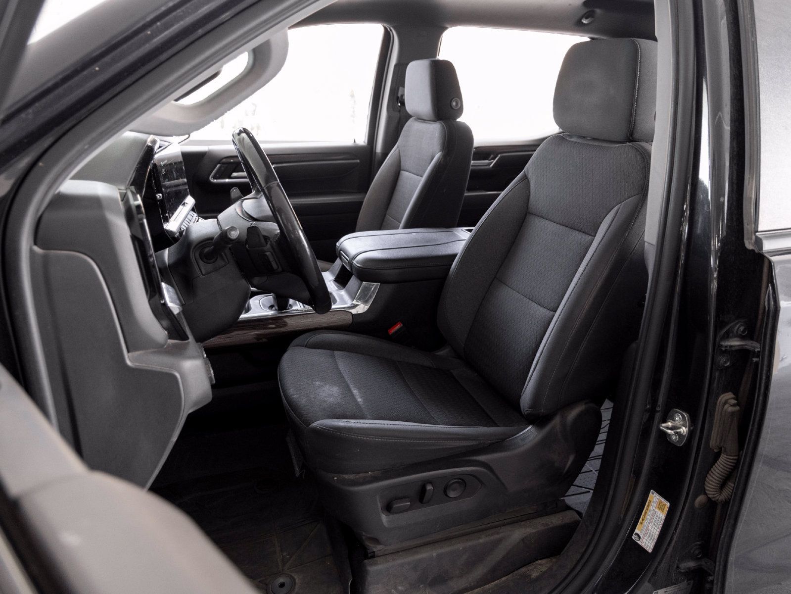 Used 2023 Chevrolet Silverado 1500 LT w/ Protection Package AWD/4WD image 10