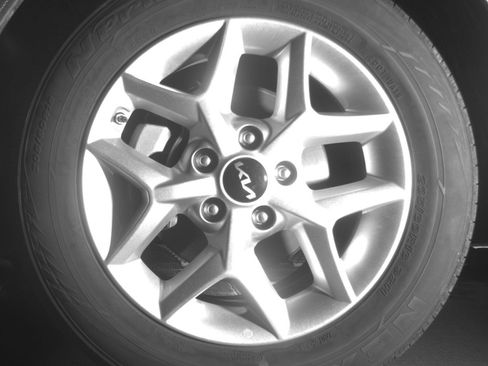 Used 2025 Kia Soul LX w/ LX Technology Package image 12