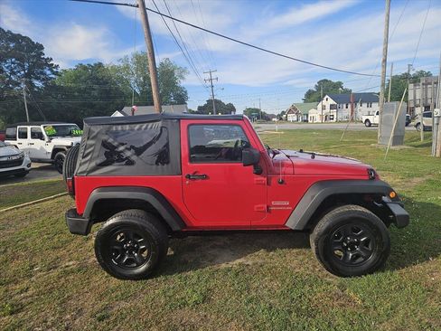 Used 2012 Jeep Wrangler Sport w/ Connectivity Group AWD/4WD image 2