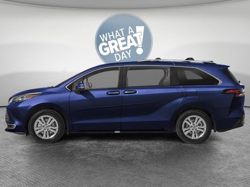 New 2026 Toyota Sienna Platinum AWD/4WD image 3
