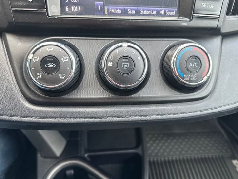 Used 2018 Toyota RAV4 LE image 11