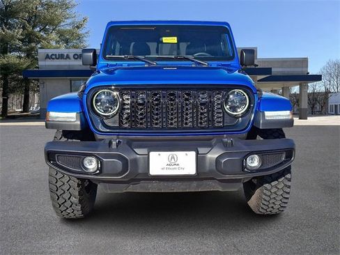 Used 2024 Jeep Gladiator Sport image 2