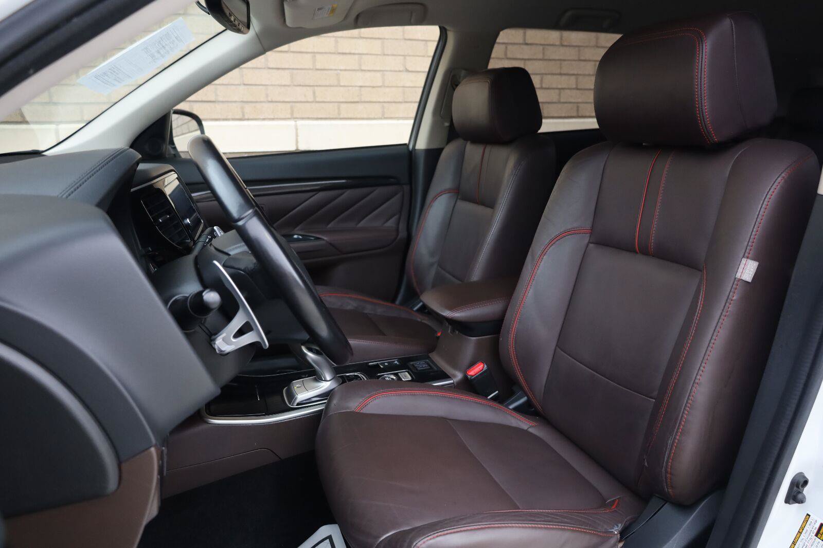 Used 2018 Mitsubishi Outlander GT AWD/4WD image 18