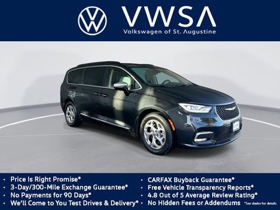 Used 2023 Chrysler Pacifica Limited