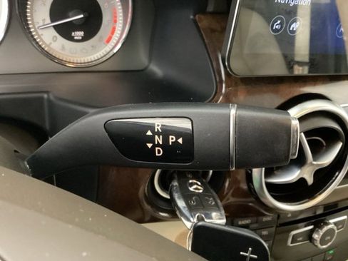 Used 2015 Mercedes-Benz GLK 350 4MATIC image 23