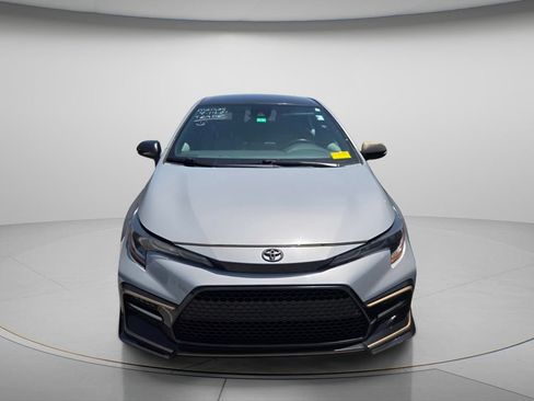 Used 2021 Toyota Corolla SE FWD image 3