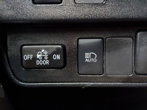 Used 2022 Toyota Tacoma SR5 w/ Technology Package RWD image 32