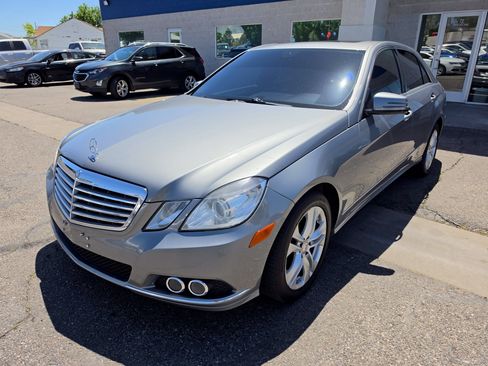 Used 2011 Mercedes-Benz E 350 4MATIC Sedan image 3