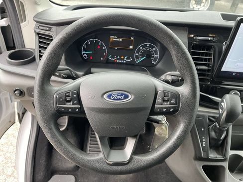 Used 2023 Ford Transit 350 XLT RWD image 5