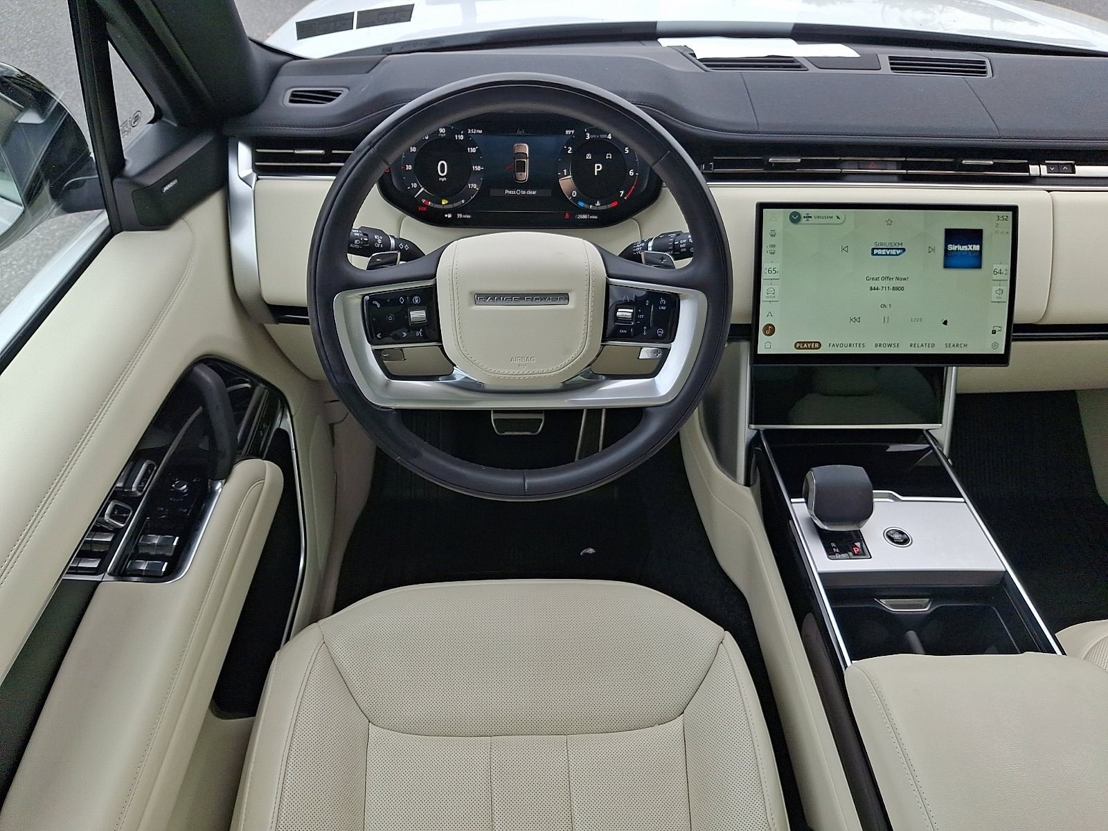 Used 2025 Land Rover Range Rover SE AWD/4WD image 11