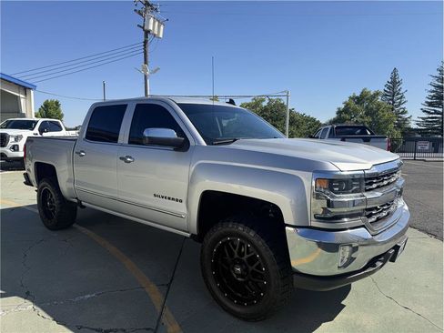Used 2018 Chevrolet Silverado 1500 LTZ AWD/4WD image 4