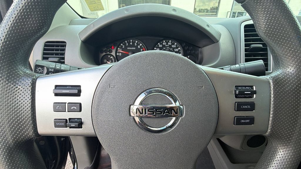 Used 2021 Nissan Frontier SV RWD image 17