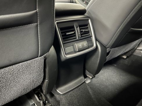 Used 2023 Subaru Forester Limited image 13