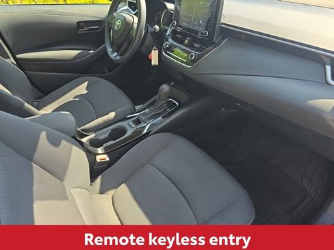 Used 2022 Toyota Corolla LE image 16