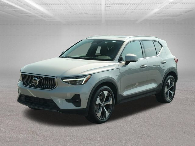 Used 2025 Volvo XC40 B5 Plus AWD/4WD image 3