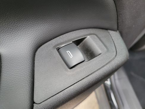 Used 2019 Chevrolet Equinox LT image 14