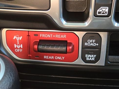 Used 2022 Jeep Wrangler Unlimited Rubicon AWD/4WD image 9
