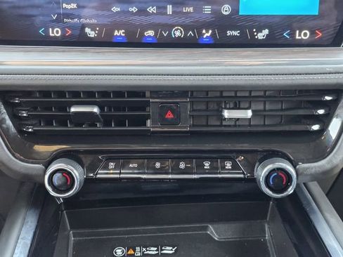 Used 2025 Chevrolet Tahoe LT RWD image 17