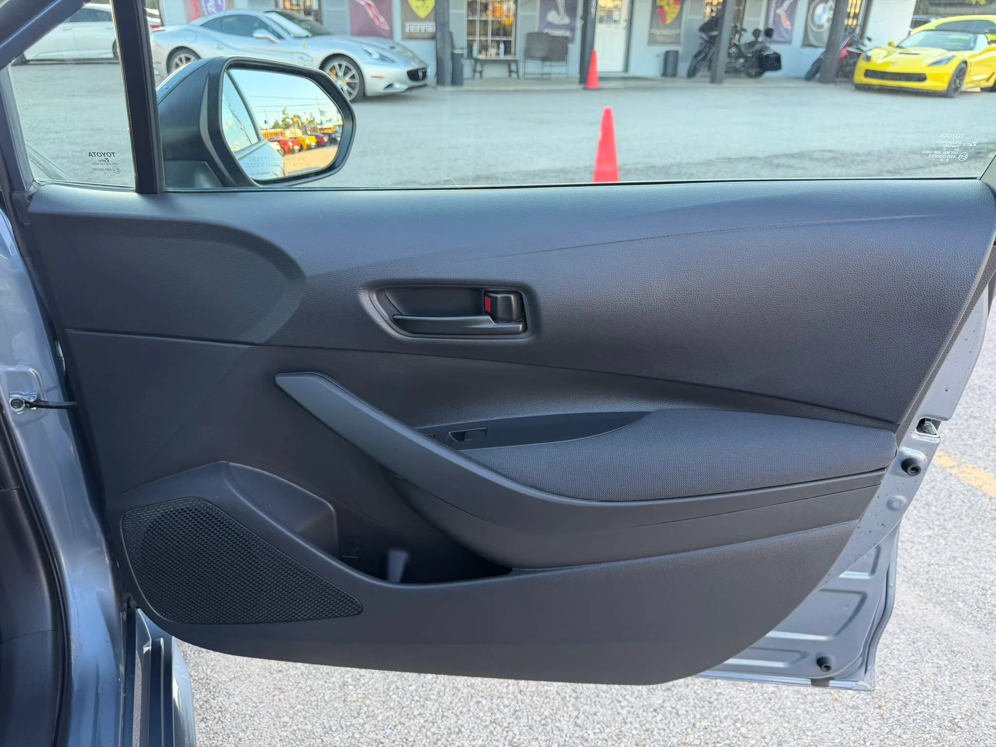 Used 2025 Toyota Corolla LE FWD image 16