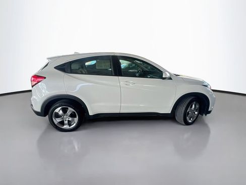 Used 2018 Honda HR-V LX image 9