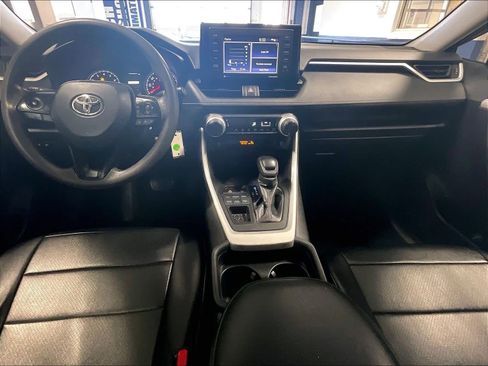Used 2021 Toyota RAV4 LE AWD/4WD image 21