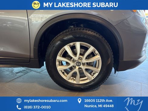 Used 2017 Nissan Rogue SV image 26