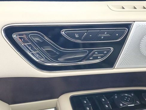 Used 2021 Lincoln Navigator Reserve w/ Luxury Package image 8