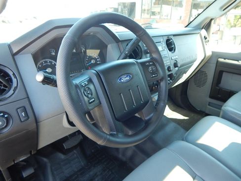 Used 2016 Ford F250 XL w/ Power Equipment Group RWD image 17