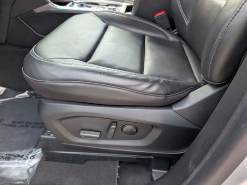 Used 2022 Ford Explorer XLT w/ Equipment Group 202A AWD/4WD image 22