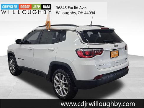 Used 2024 Jeep Compass Latitude image 6