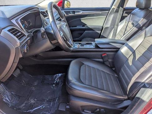 Used 2017 Ford Fusion SE w/ Equipment Group 601A image 11