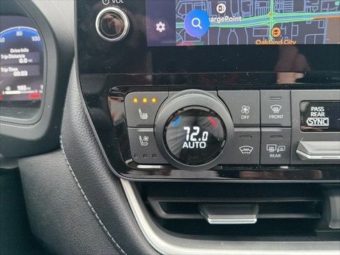 Used 2024 Toyota Grand Highlander Limited image 19