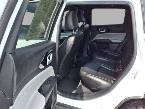 Used 2025 Jeep Compass Limited AWD/4WD image 27