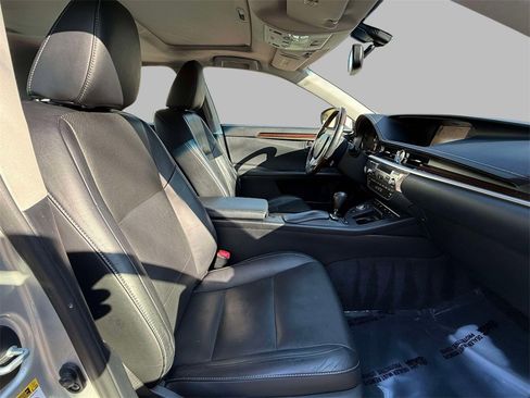 Used 2014 Lexus ES 350 w/ Luxury Package image 13