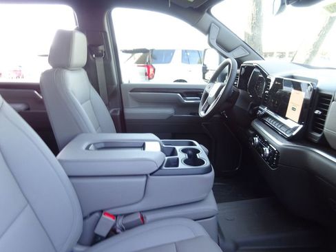 New 2026 GMC Sierra 2500 SLT AWD/4WD image 16
