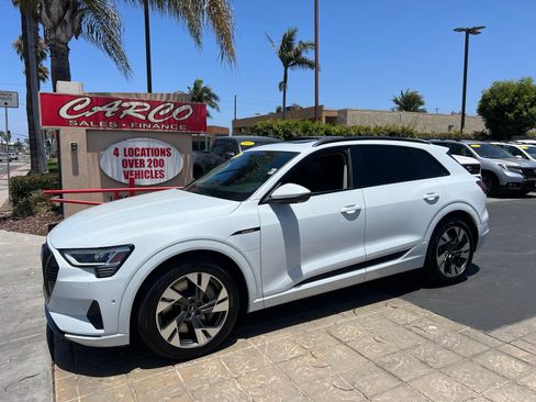 Used 2021 Audi e-tron Premium w/ Convenience Plus Package AWD/4WD image 5