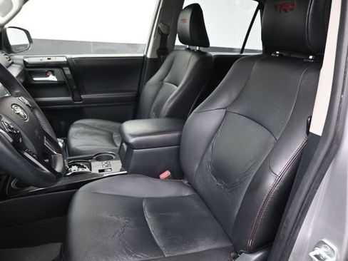 Used 2018 Toyota 4Runner TRD Off-Road Premium AWD/4WD image 19