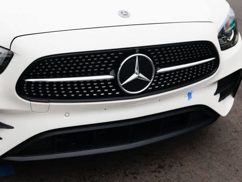 Certified 2022 Mercedes-Benz E 350 4MATIC Sedan image 33