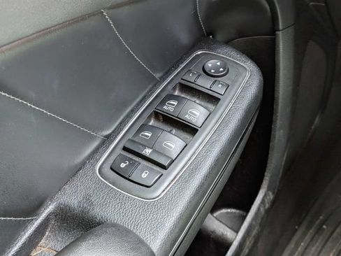Used 2022 Dodge Charger R/T w/ Plus Group RWD image 16