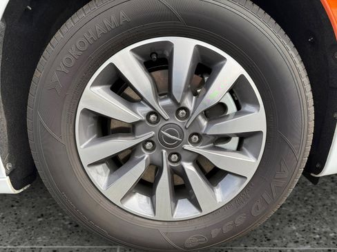 New 2025 Chrysler Pacifica Select FWD image 14