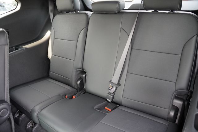 Used 2026 Buick Enclave Preferred AWD/4WD image 18