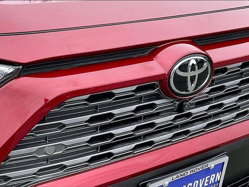 Used 2019 Toyota RAV4 Limited w/ Advanced Technology Package image 32