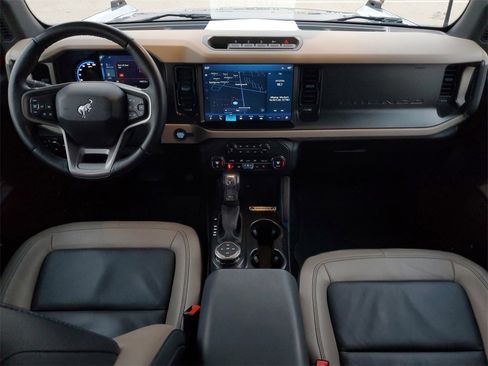 Used 2023 Ford Bronco Wildtrak image 26