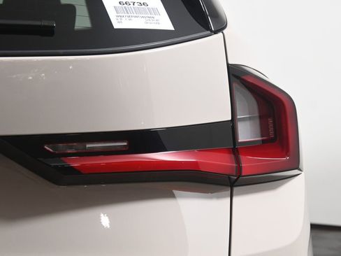 New 2026 BMW X1 xDrive28i w/ Technology Package AWD/4WD image 13