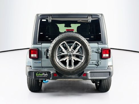 Used 2024 Jeep Wrangler Unlimited w/ Convenience Group AWD/4WD image 7