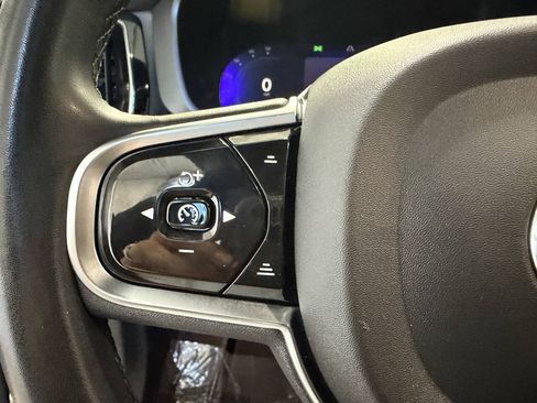 Used 2023 Volvo XC60 B5 Plus AWD/4WD image 18