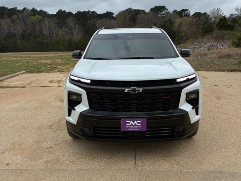 Used 2024 Chevrolet Traverse RS image 2