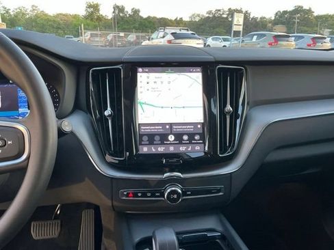 Certified 2024 Volvo XC60 B5 Core w/ Protection Package Premier AWD/4WD image 16