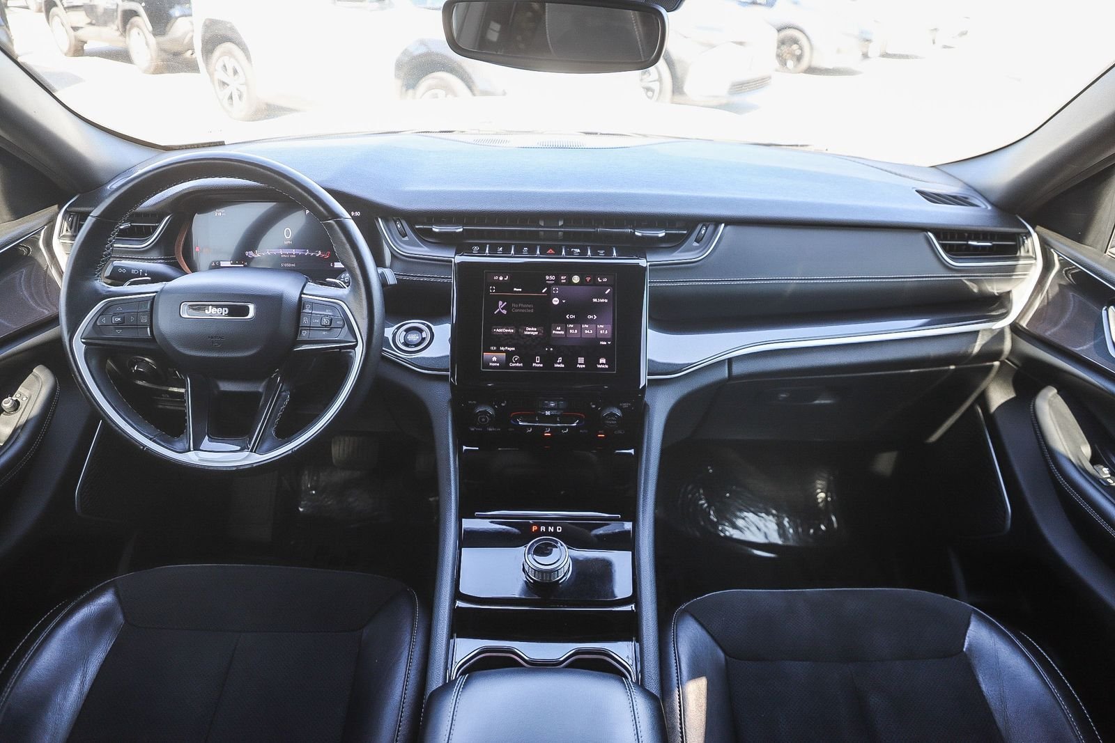 Used 2022 Jeep Grand Cherokee L Laredo RWD image 12