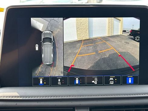 Used 2024 Chevrolet Tahoe High Country image 32